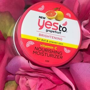 ☀️ 🧖🏻‍♀️ or 🧖🏻‍♂️ • 💎 YESto x Moisturizer x Discontinued 💎